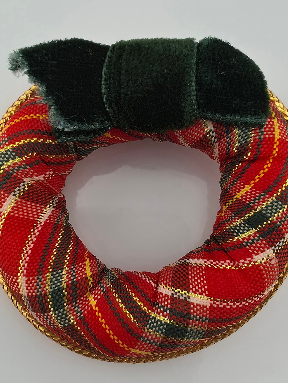 Vintage 1984 Avon Christmas Wreath Brooch Tartan Plaid Green Velvet Bow Pin